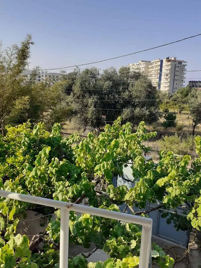 Pensión Gezos Apartment Himarë